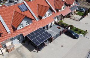 Zrób z Garażu Elektrownię! 5 zalet carportów fotowoltaicznych!